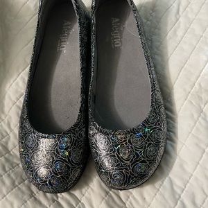 Alegria black flats with halo graphic pattern. NWOT